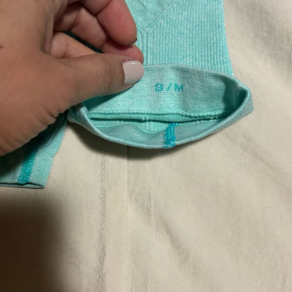 Zensah Turquoise Compression Sleeve. S/M